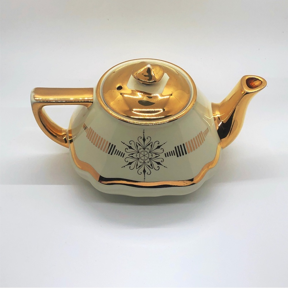 Vintage Hall teapot